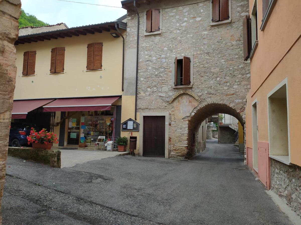 Ca Del Borgo Historic Village Toscolano Maderno Exterior photo