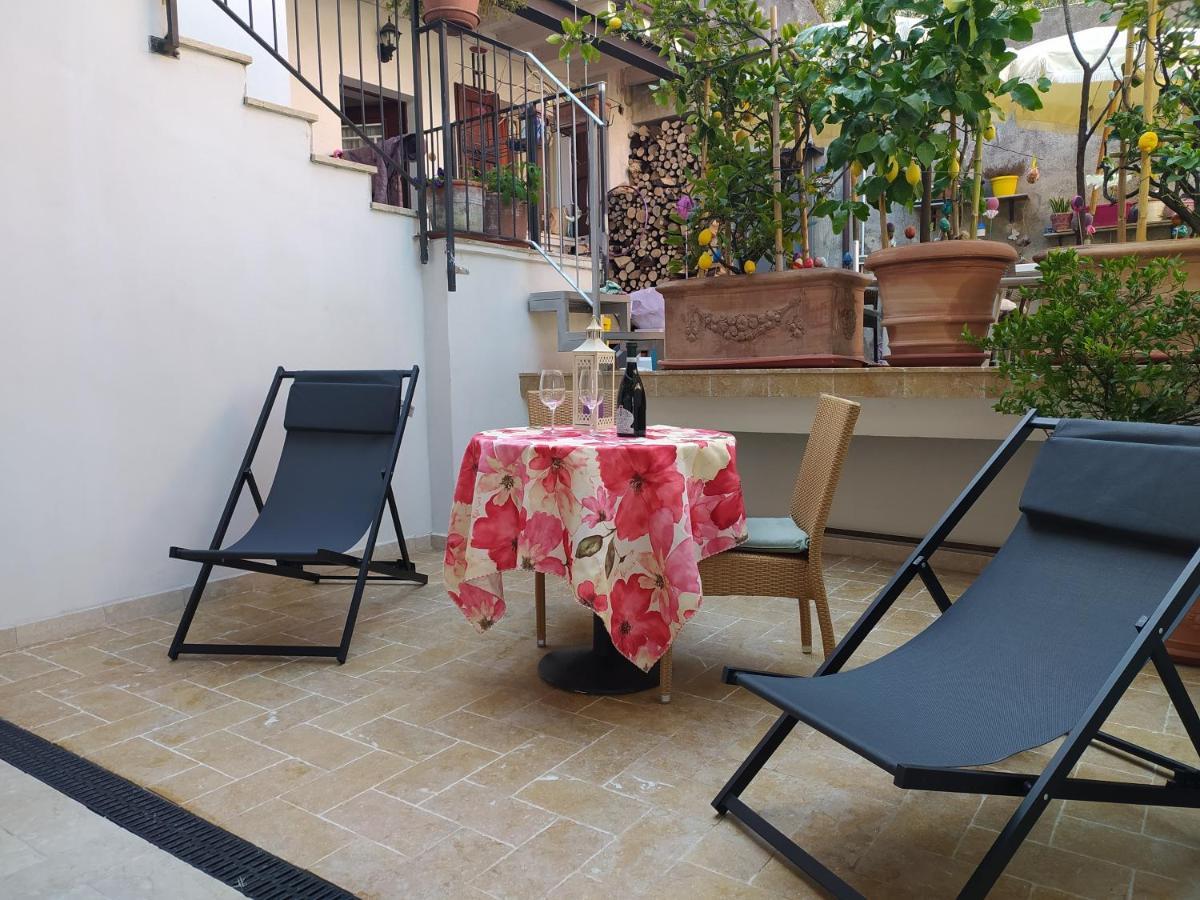 Ca Del Borgo Historic Village Toscolano Maderno Exterior photo